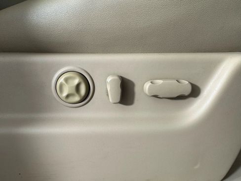 Used 2012 GMC Yukon Denali image 36