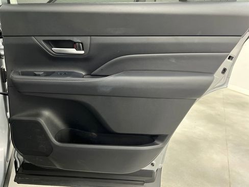 Used 2025 Toyota Grand Highlander AWD image 21