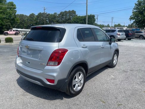Used 2020 Chevrolet Trax LS w/ Tint and Cruise Package FWD image 4