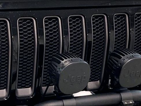 Used 2022 Jeep Wrangler Unlimited Rubicon w/ Steel Bumper Group image 32