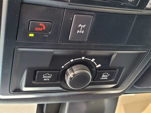 Certified 2023 Toyota Tacoma TRD Off-Road w/ Advanced Technology Package AWD/4WD image 17