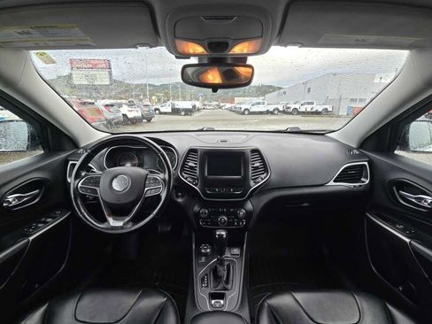 Used 2021 Jeep Cherokee Latitude Plus image 15