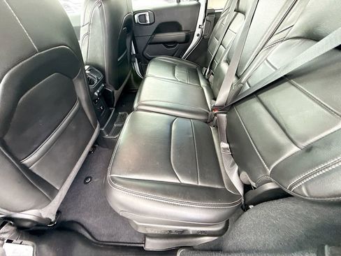 Used 2023 Jeep Wrangler Unlimited Sahara w/ Cold Weather Group image 27