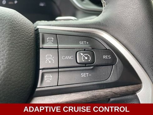 Certified 2022 Jeep Grand Cherokee Limited w/ Luxury Tech Group II image 11