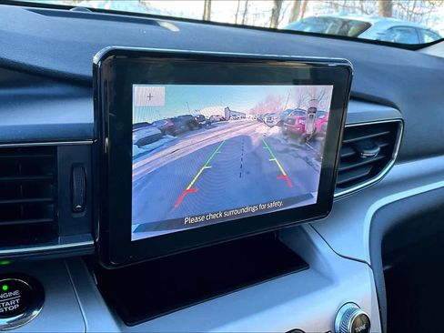 Used 2021 Ford Explorer XLT w/ Equipment Group 202A image 27