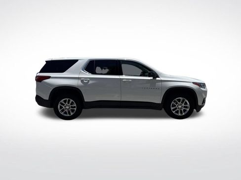 Used 2021 Chevrolet Traverse LS FWD image 4