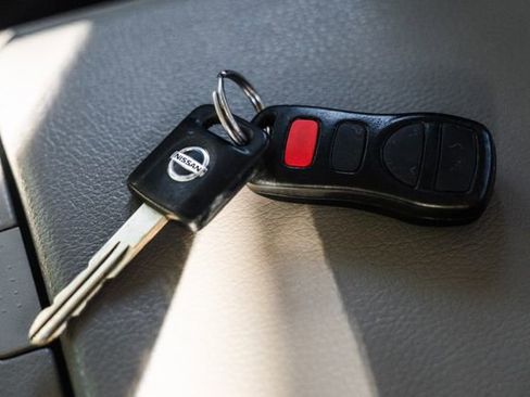 Used 2006 Nissan 350Z Touring w/ (N93) Cargo Convenience Pkg image 92