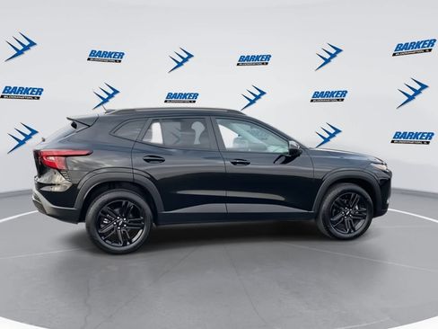 Used 2024 Chevrolet Trax ACTIV w/ Sunroof Package image 9