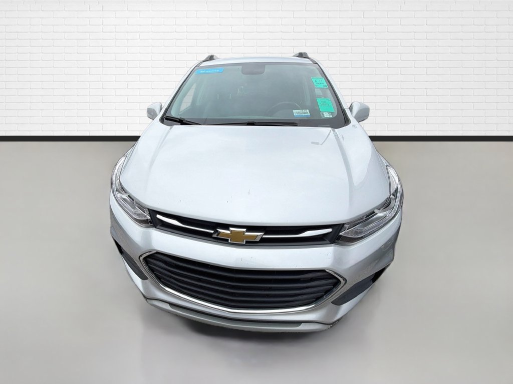 Used 2022 Chevrolet Trax LT w/ LT Convenience Package FWD image 2