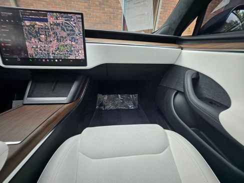 Used 2025 Tesla Model S AWD/4WD image 56