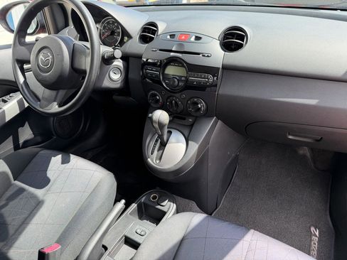 Used 2013 MAZDA MAZDA2 Sport FWD image 18
