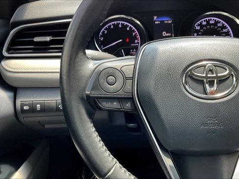 Used 2019 Toyota Camry SE FWD image 10