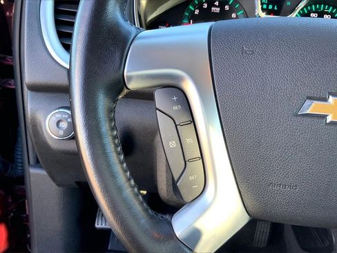 Used 2017 Chevrolet Traverse LT image 17