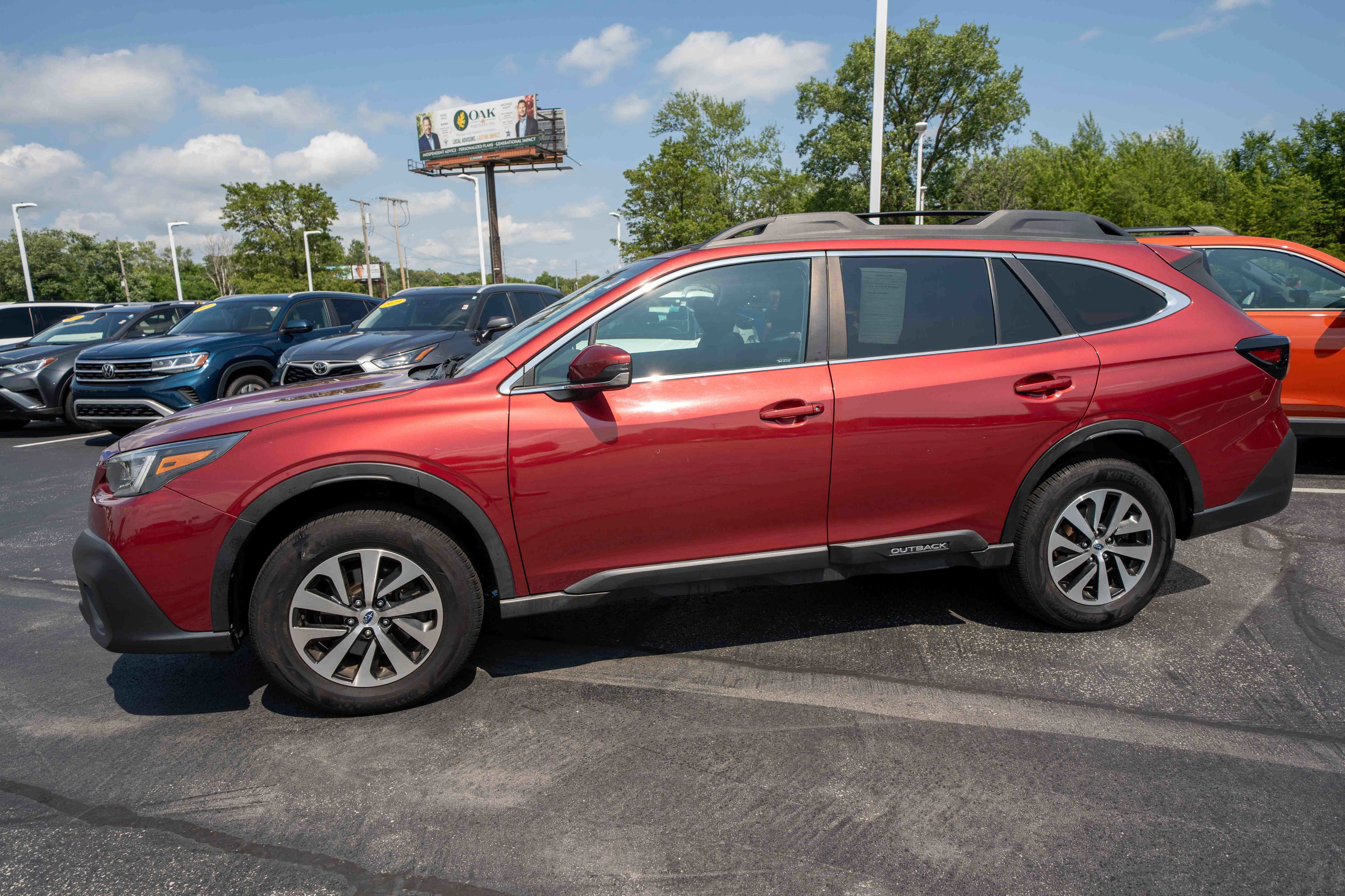 Used 2022 Subaru Outback Premium AWD/4WD image 3