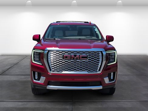 Used 2024 GMC Yukon XL Denali w/ LPO, Floor Liner Package image 6