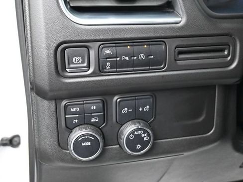 Used 2024 Chevrolet Tahoe LT AWD/4WD image 18