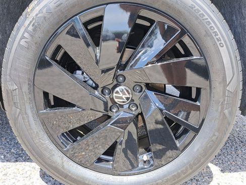 New 2026 Volkswagen Atlas SE FWD image 27