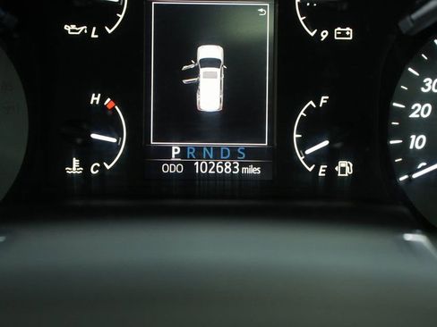 Used 2018 Toyota Sequoia SR5 image 25