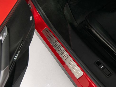 Certified 2022 Ferrari SF90 Stradale AWD/4WD image 18