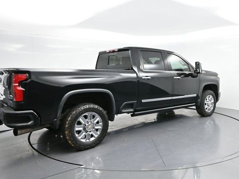 Used 2024 Chevrolet Silverado 2500 High Country w/ High Country Premium Package AWD/4WD image 7