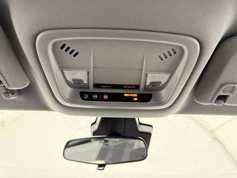 Used 2017 Chevrolet Volt LT w/ Comfort Package FWD image 37