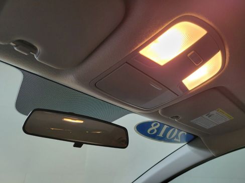 Used 2018 Hyundai Elantra SEL image 18