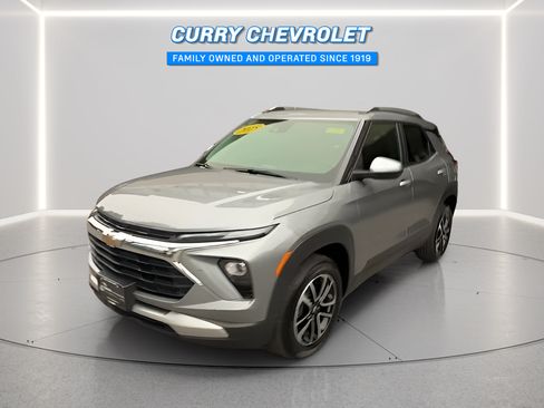 Used 2025 Chevrolet TrailBlazer LT w/ Driver Confidence Package AWD/4WD image 5