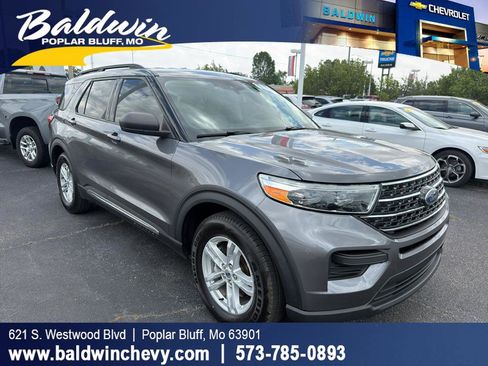 Used 2021 Ford Explorer XLT RWD image 1