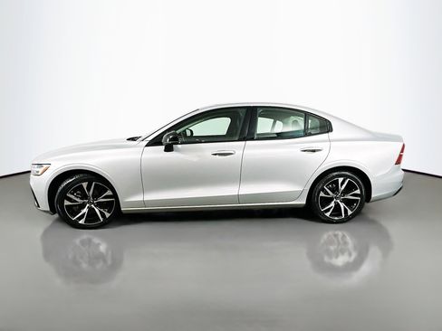 Used 2024 Volvo S60 B5 Core image 4