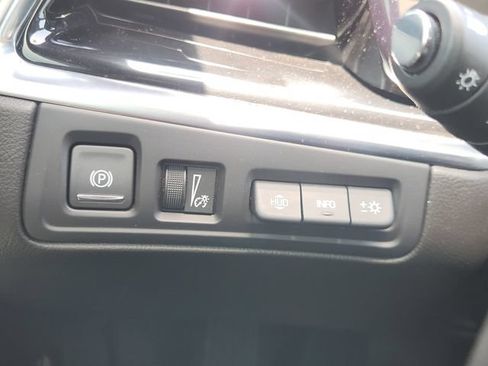 Used 2023 Cadillac XT6 Premium Luxury w/ Technology Package FWD image 21