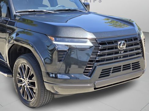 Used 2024 Lexus GX 550 w/ Accessory Package (Z1) AWD/4WD image 35