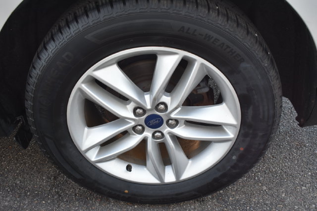 Used 2016 Ford Edge SEL w/ Equipment Group 201A AWD/4WD image 50