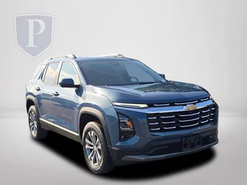 Certified 2025 Chevrolet Equinox LT w/ Convenience Package II FWD image 13