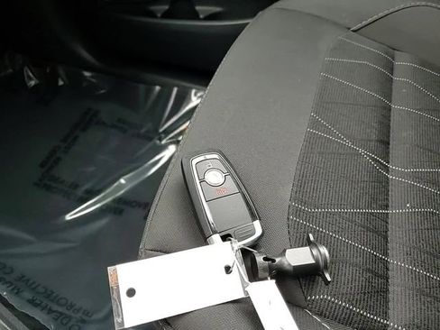 Used 2021 Ford EcoSport SE w/ SE Convenience Package image 22