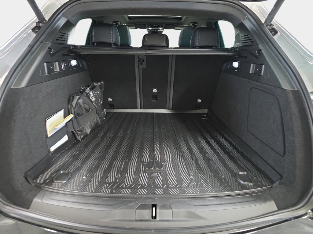 Used 2025 Maserati Grecale Modena AWD/4WD image 30