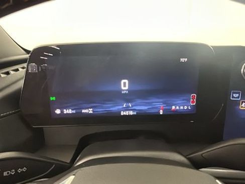 Used 2025 Chevrolet Traverse LT AWD/4WD image 17