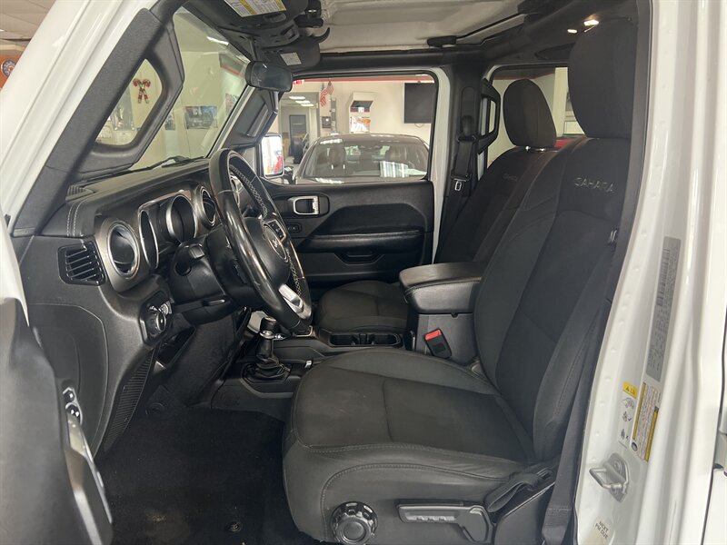 Used 2019 Jeep Wrangler Unlimited Sahara AWD/4WD image 8