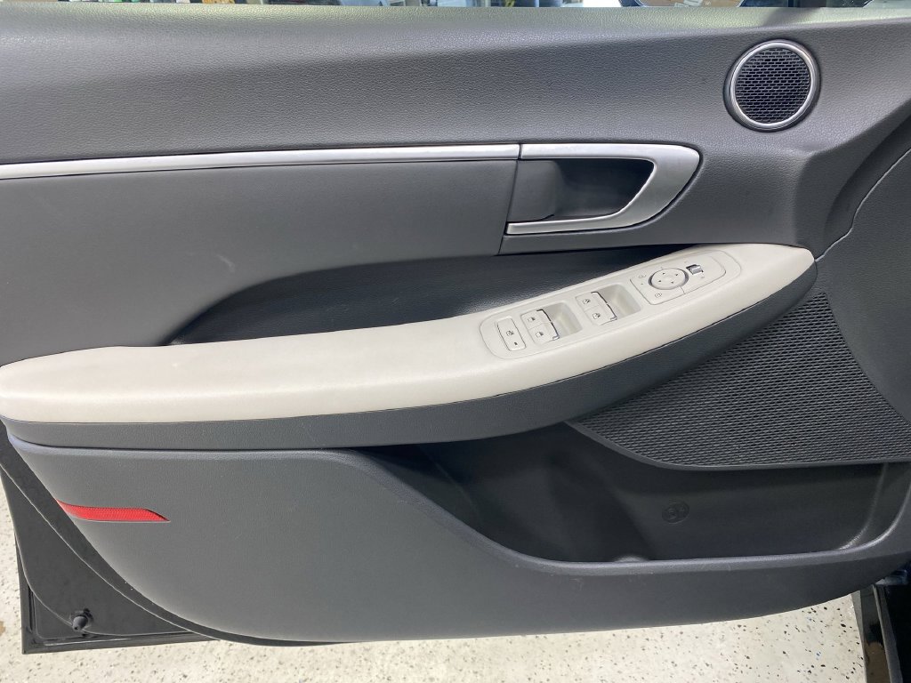 Used 2025 Hyundai Sonata SEL FWD image 30