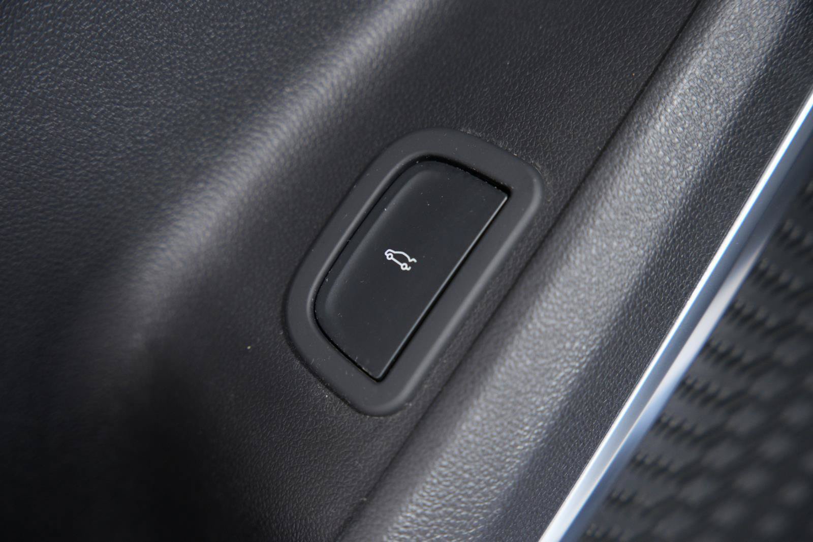 Used 2025 Buick Enclave Sport Touring AWD/4WD image 31