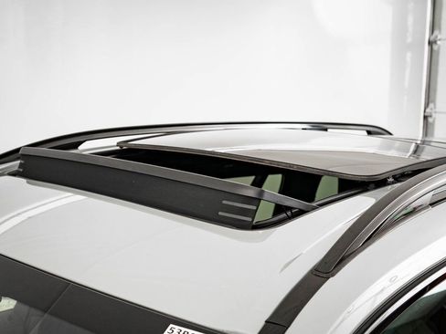 Used 2023 BMW X7 M60i w/ Executive Package image 13