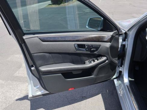 Used 2010 Mercedes-Benz E 350 4MATIC Sedan w/ Premium 2 Pkg image 12