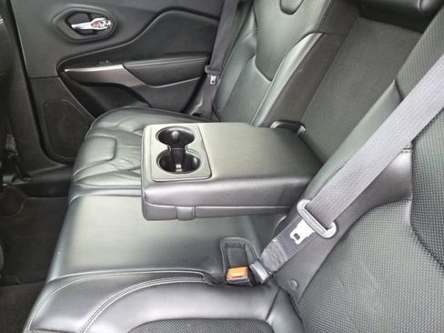 Used 2019 Jeep Cherokee Limited AWD/4WD image 41