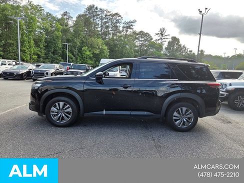 Used 2025 Nissan Pathfinder SV FWD image 5