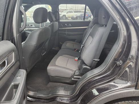Used 2019 Ford Explorer XLT w/ Equipment Group 201A image 7