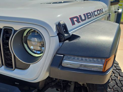Used 2024 Jeep Wrangler Unlimited Rubicon AWD/4WD image 30