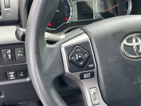 Used 2018 Toyota 4Runner Limited AWD/4WD image 18