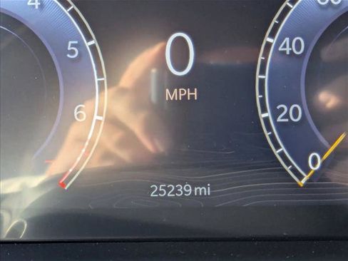 Used 2023 Jeep Grand Cherokee Altitude image 11