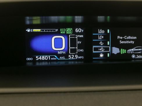 Used 2020 Toyota Prius Prime XLE image 39