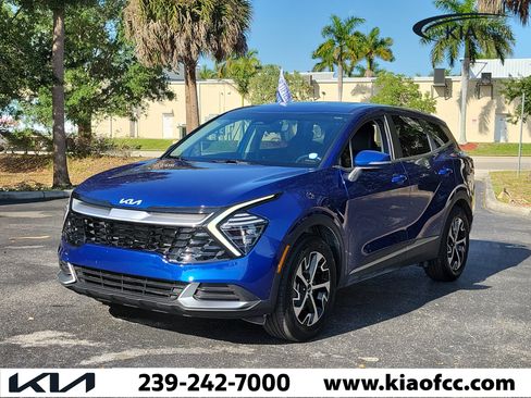 Used 2025 Kia Sportage EX FWD image 3