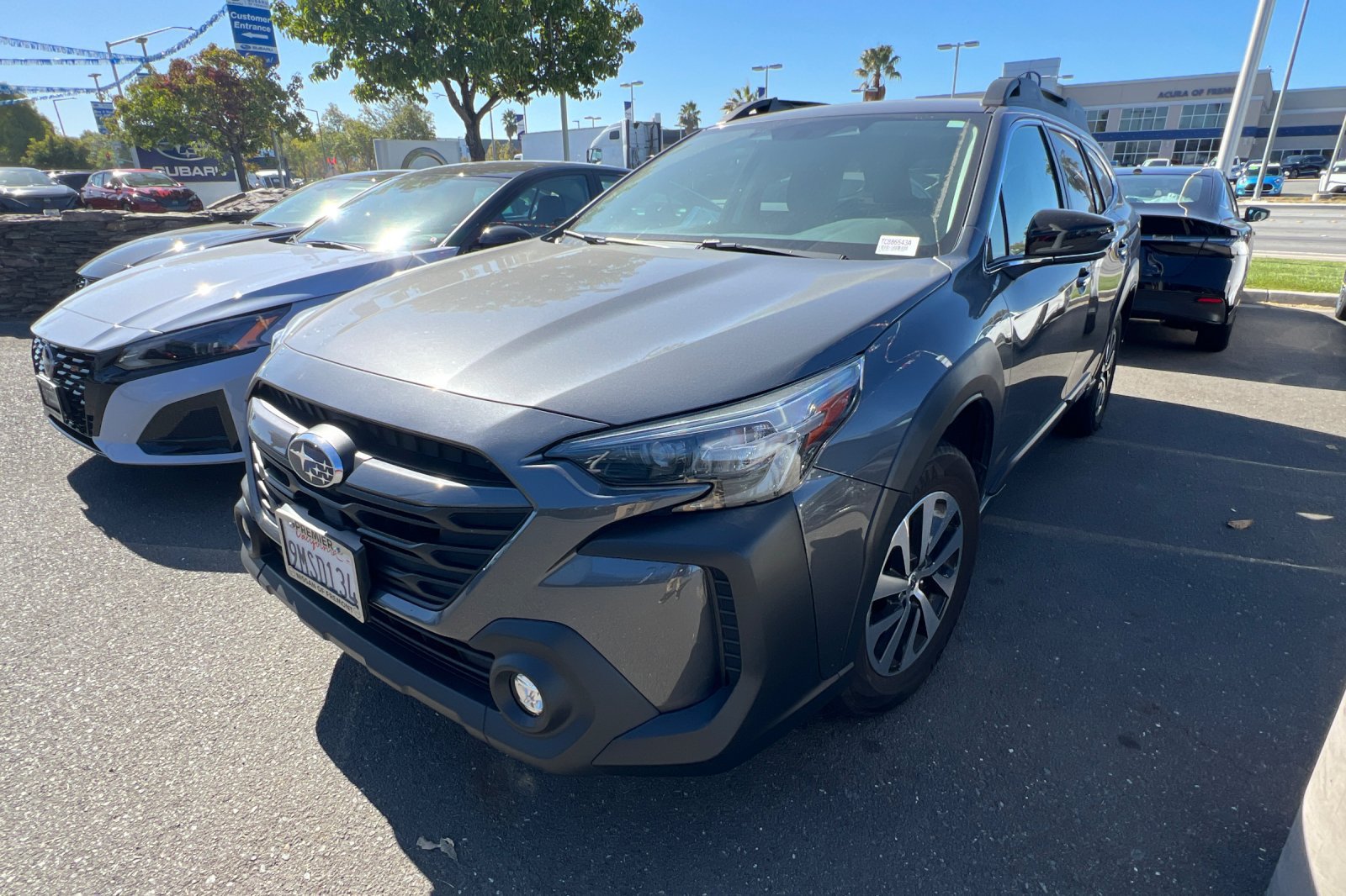 Used 2024 Subaru Outback Premium AWD/4WD image 2